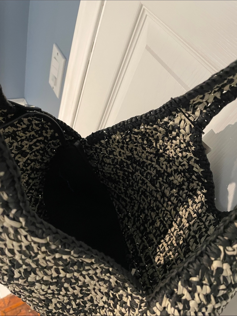 ZARA Woven Black and Cream Crochet Tote Bag - Picture 5 of 7